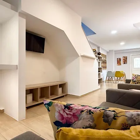 Byron Urban Apartment Kalamata Extérieur photo